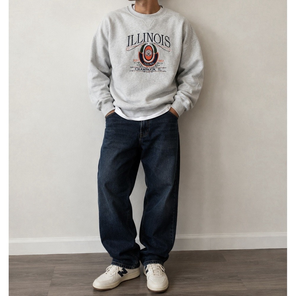 VGT University Illinois Fighting Illini Embroidered Gray Crewneck Sweatshirt XL